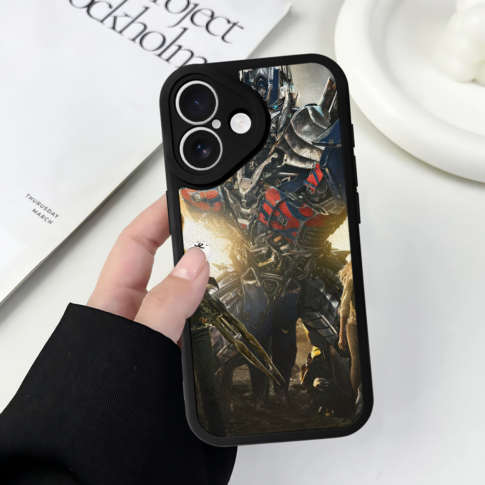 （画像用） Transformers トランスフォーマー 【iPhone 16シリーズ対応】シリコンスマホケース（レザー調） 材質：シリコン